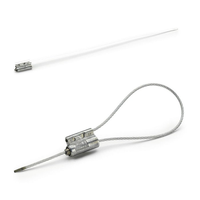 Safety lock for Virtual Reality helmet - cable