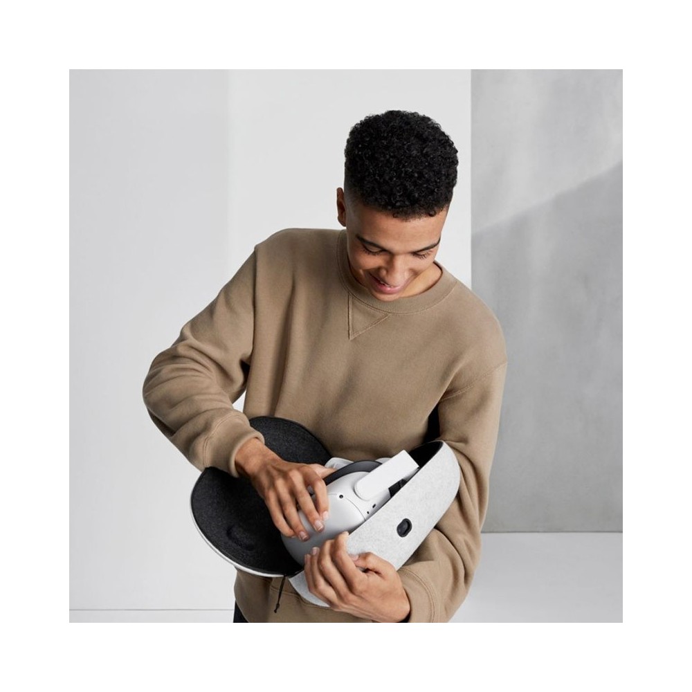 Storage case for Oculus Quest 2