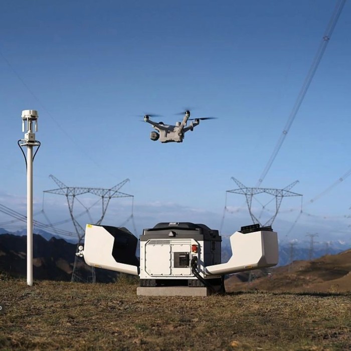 DJI Dock 4 : dock drone à échange de batterie en 25 s